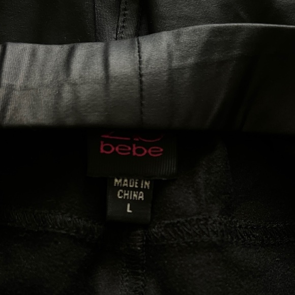 2b Bebe faux leather stretchy midi skirt - Picture 4 of 4